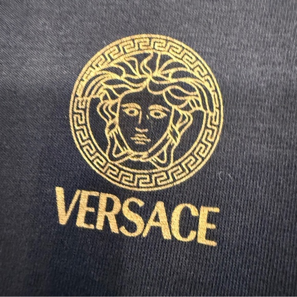 Versace Unisex Gold Medusa Logo Size 4 (M)Crew Neck Black Shirt - Picture 8 of 13